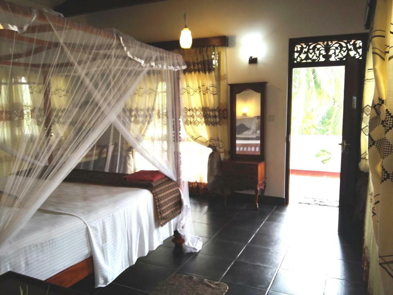 The Oasis Villa Хиккадува Экстерьер фото
